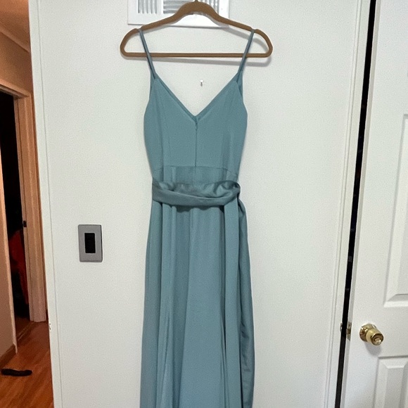 V Neck Mermaid Gown - Picture 2 of 3